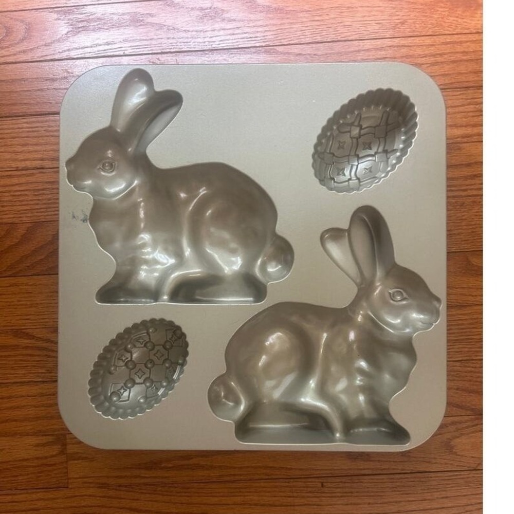 Nordic Ware Bunny Cake Pan Easter Rabbit Egg Cast Aluminum Gold 9.5 Cup USA Made